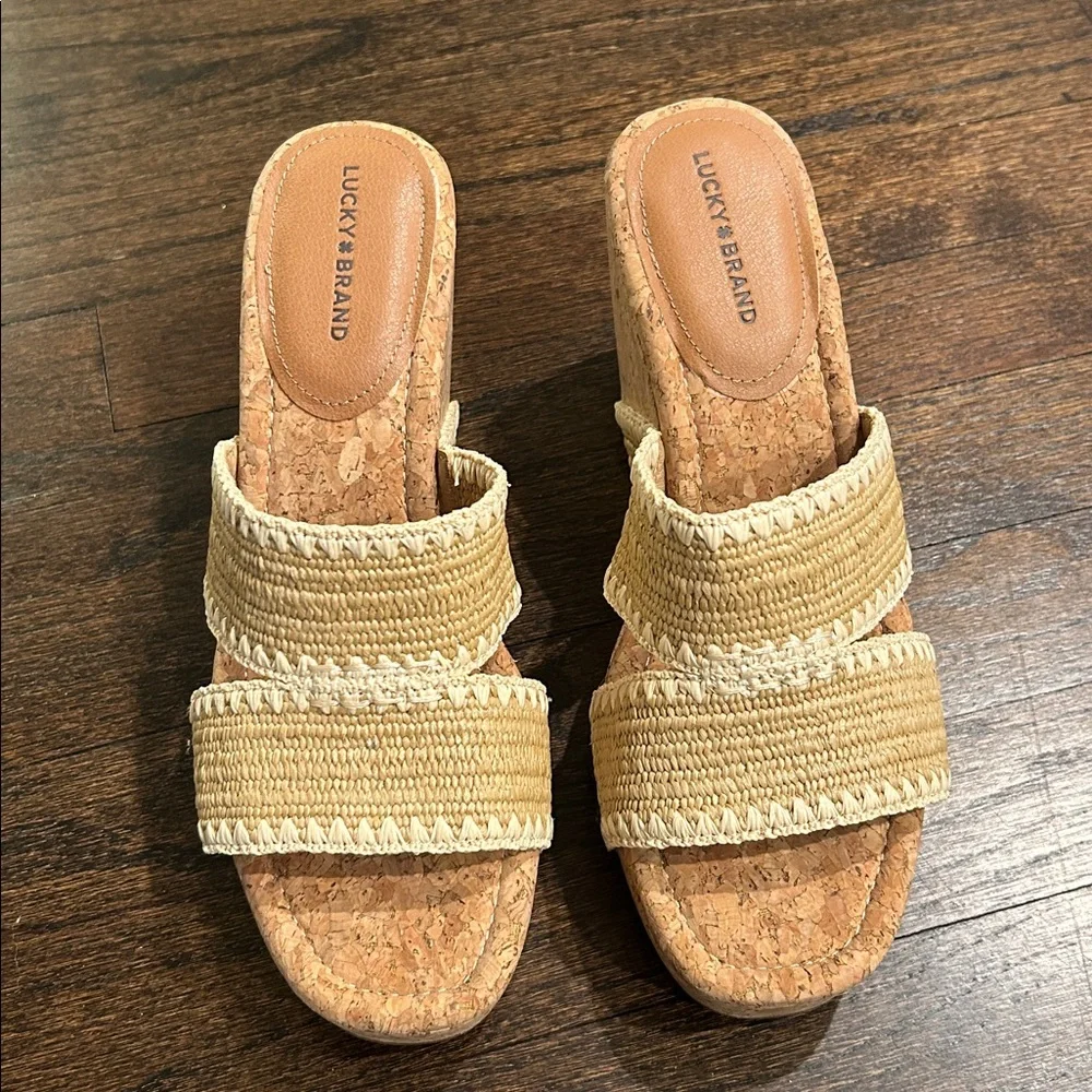 Lucky Brand Women’s Tan Wicker Wedge Sandals Size 9
